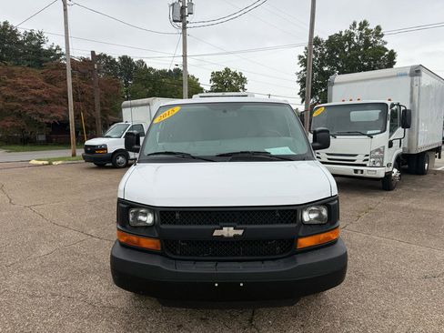 Used 2015 Chevrolet Express 2500 RWD image 2