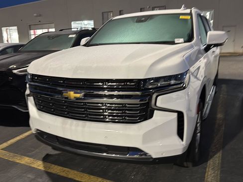 Used 2024 Chevrolet Suburban LT image 10