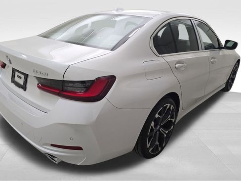 New 2025 BMW 330i xDrive Sedan w/ Convenience Package AWD/4WD image 9