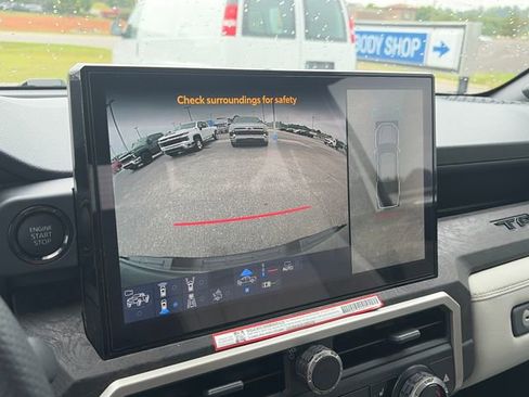 Used 2025 Toyota Tacoma Limited AWD/4WD image 21