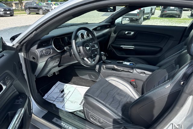 Used 2019 Ford Mustang GT Premium w/ Equipment Group 401A RWD image 9