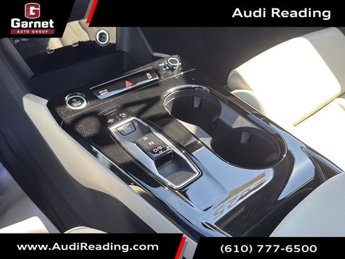 Used 2025 Audi Q6 e-tron Premium Plus image 17