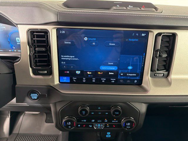 Used 2025 Ford Bronco Outer Banks AWD/4WD image 27
