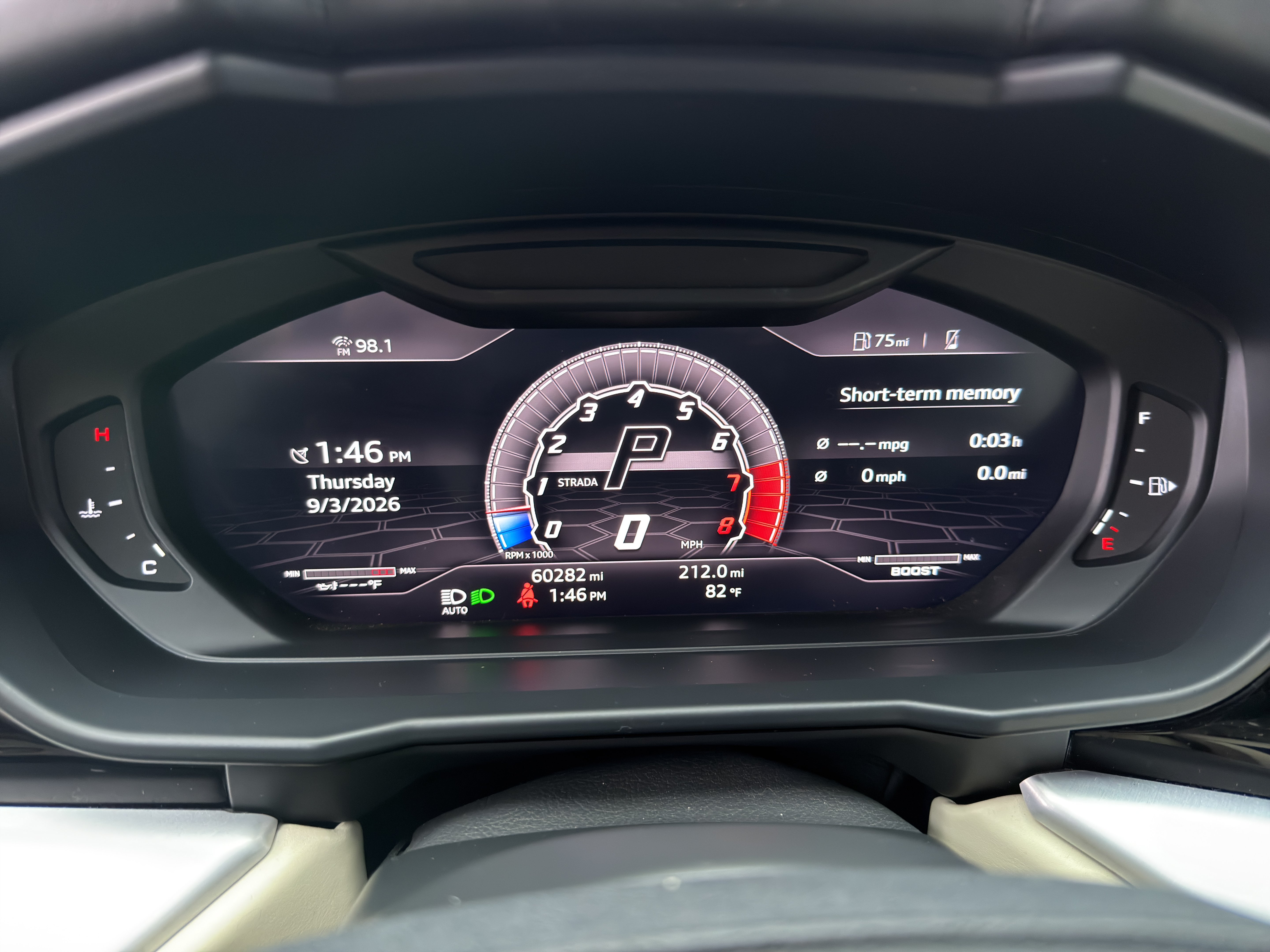 Used 2019 Lamborghini Urus AWD/4WD image 38