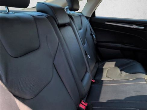 Used 2018 Ford Fusion Titanium AWD/4WD image 19