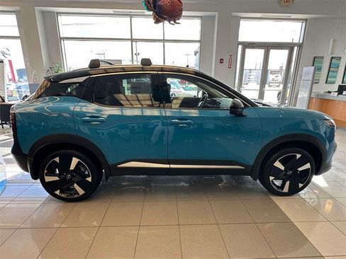 New 2026 Nissan Kicks SR w/ SR Premium Package image 4