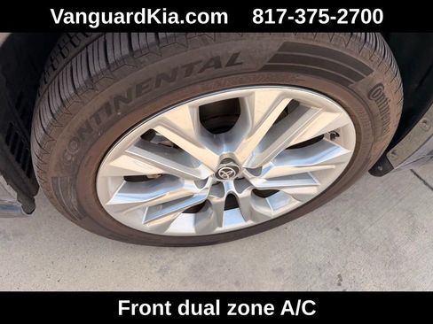 Used 2021 Toyota Highlander Limited FWD image 8