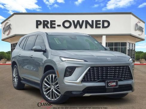 Used 2025 Buick Enclave Avenir AWD/4WD image 1