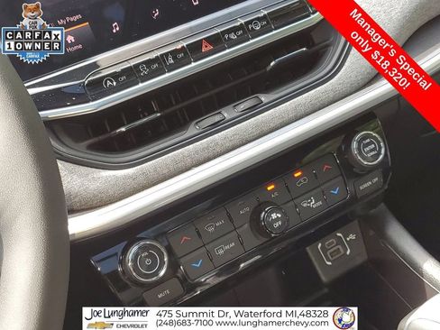 Used 2024 Jeep Compass Latitude w/ Sun and Sound Group AWD/4WD image 19