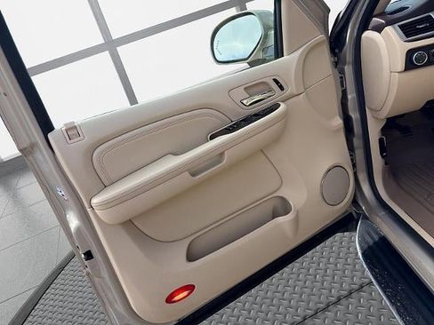Used 2008 Cadillac Escalade AWD image 23