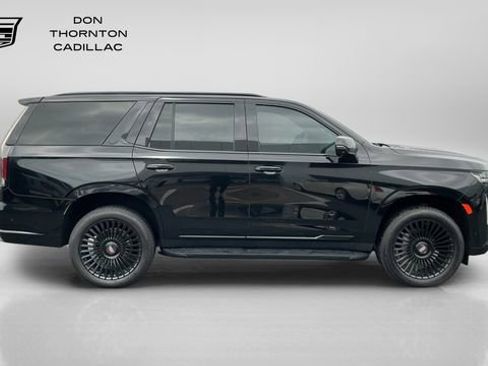 Used 2023 Cadillac Escalade Premium Luxury AWD/4WD image 6