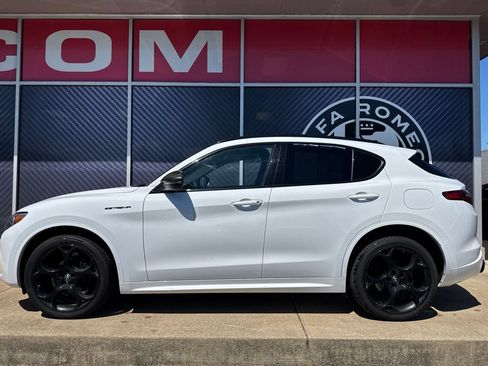 Used 2023 Alfa Romeo Stelvio Estrema AWD/4WD image 15