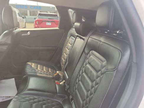 Used 2023 Ford Escape Platinum w/ Premium Technology Package image 11