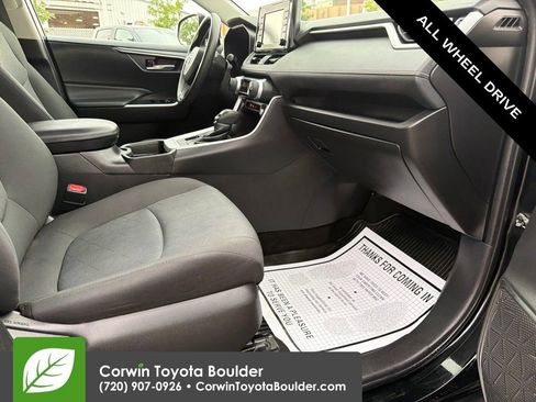 Used 2021 Toyota RAV4 XLE AWD/4WD image 10