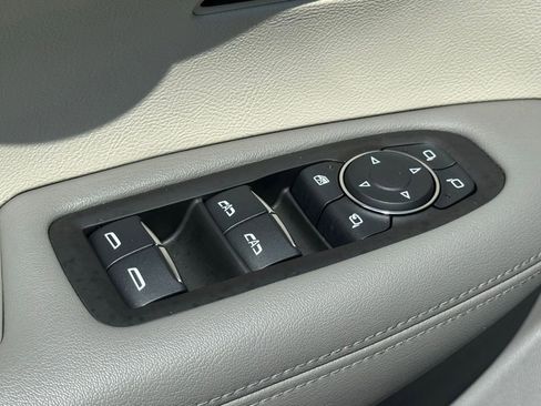 Certified 2024 Cadillac XT6 Premium Luxury w/ Technology Package FWD image 18