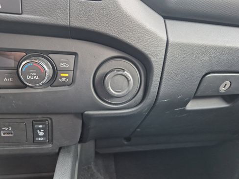 Used 2023 Nissan Frontier SV w/ Technology Package image 30