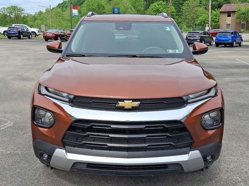 Used 2021 Chevrolet TrailBlazer LT w/ Driver Confidence Package FWD image 2