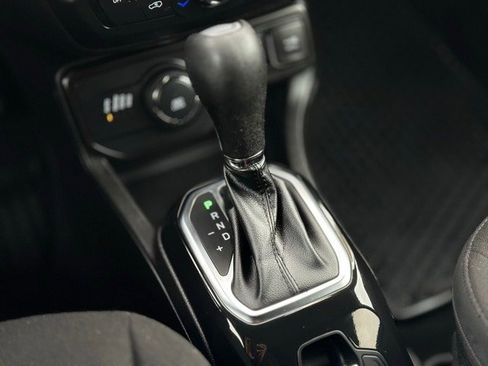 Used 2022 Jeep Renegade Altitude w/ Convenience Group image 13