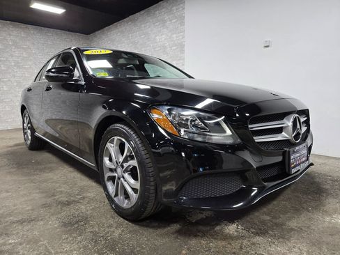 Used 2017 Mercedes-Benz C 300 4MATIC Sedan image 4