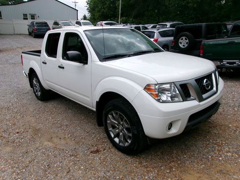 Used 2021 Nissan Frontier SV AWD/4WD image 10