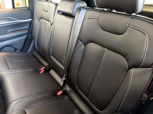 New 2026 Jeep Grand Cherokee Limited AWD/4WD image 7