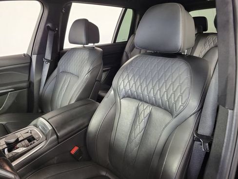Used 2024 BMW X7 M60i AWD/4WD image 21