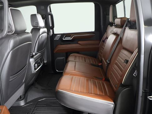 Used 2024 GMC Sierra 3500 Denali Ultimate image 40