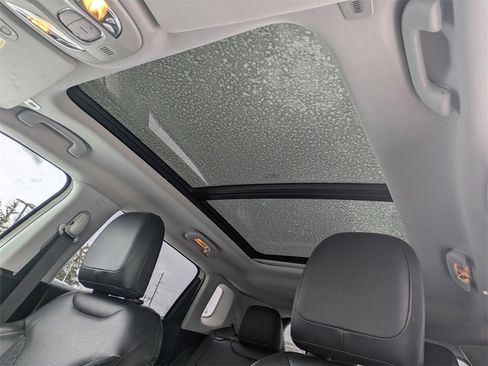 Used 2019 Jeep Compass Latitude image 16