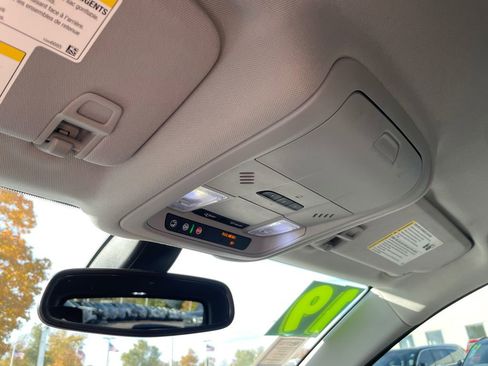 Used 2019 GMC Terrain SLT w/ Preferred Package image 28