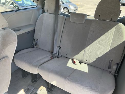Used 2011 Toyota Sienna LE FWD image 13