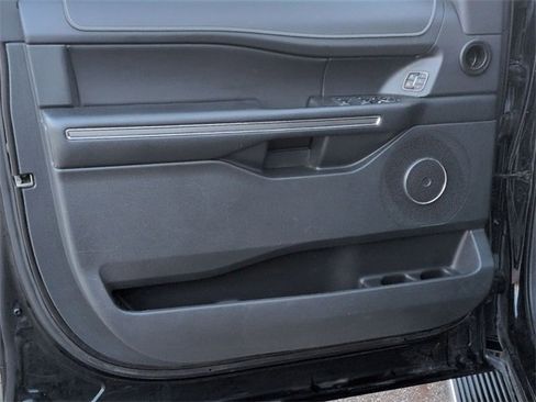 Used 2023 Ford Expedition Max XLT image 13