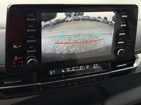 Used 2024 Toyota Sienna XSE FWD image 18