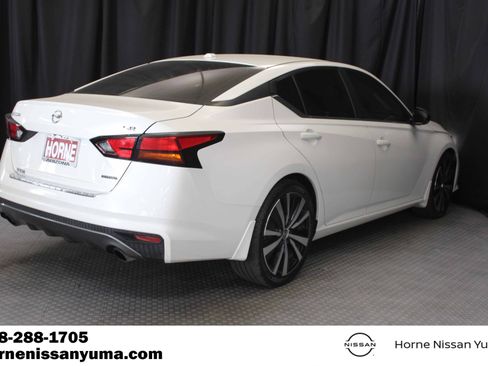 Used 2019 Nissan Altima 2.0 SR FWD image 13