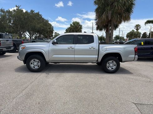 Used 2022 Toyota Tacoma SR w/ SR Convenience Package RWD image 2
