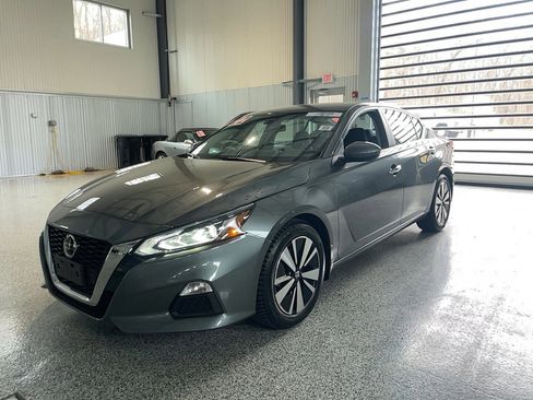 Used 2022 Nissan Altima 2.5 SV AWD/4WD image 3