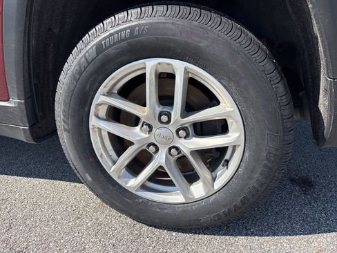 Used 2021 Jeep Grand Cherokee L Laredo w/ Luxury Tech Group I image 16