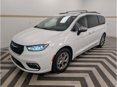 Used 2023 Chrysler Pacifica Limited