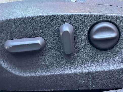 Used 2015 Chevrolet Malibu LT w/ Power Convenience Package image 17