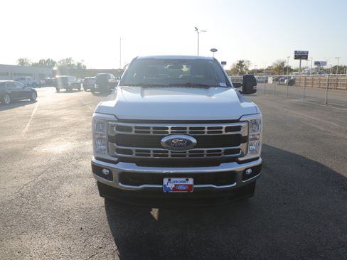 Used 2024 Ford F250 XLT image 2