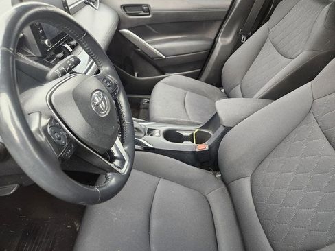 Used 2022 Toyota Corolla Cross LE image 10