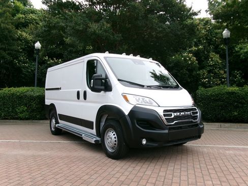 Used 2025 RAM ProMaster 2500 w/ U-Haul Equipment Group FWD image 3