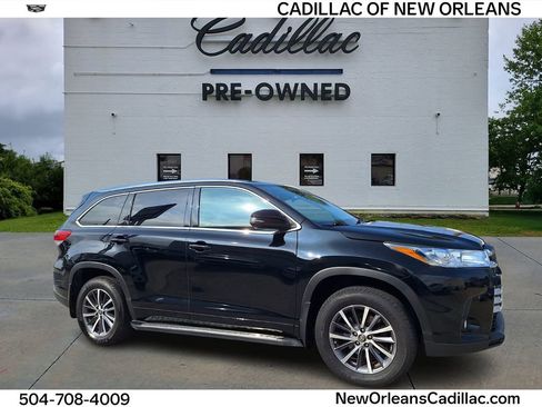 Used 2018 Toyota Highlander XLE image 1