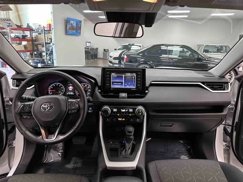 Used 2020 Toyota RAV4 XLE w/ XLE Grade Weather Package FWD image 27