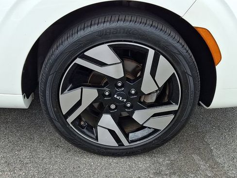 Used 2023 Kia Soul GT-Line w/ GT-Line Technology Package FWD image 8