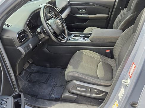 Certified 2025 Honda Pilot Sport image 10