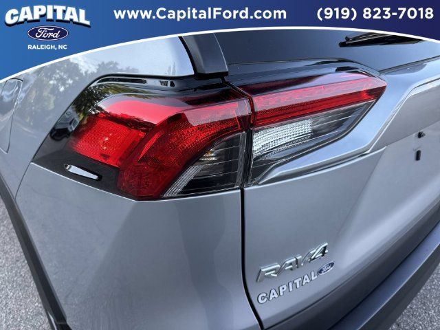 Used 2025 Toyota RAV4 LE AWD/4WD image 15