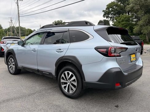 Used 2025 Subaru Outback Premium AWD/4WD image 5
