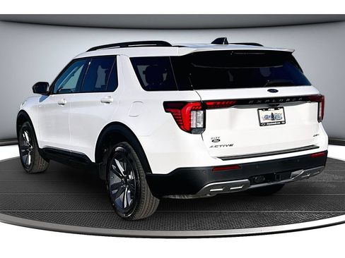 New 2026 Ford Explorer Active w/ Active Comfort Package AWD/4WD image 4