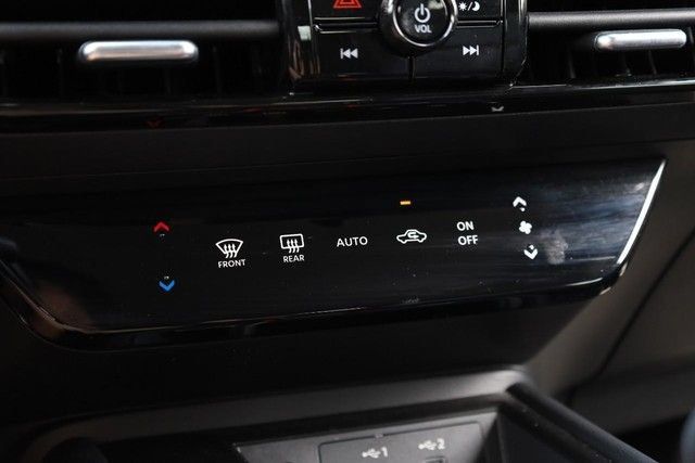 Certified 2025 Nissan Kicks SR AWD/4WD image 14