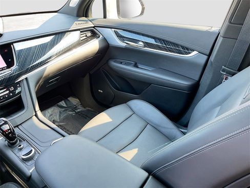 Used 2024 Cadillac XT6 Premium Luxury w/ Technology Package image 24